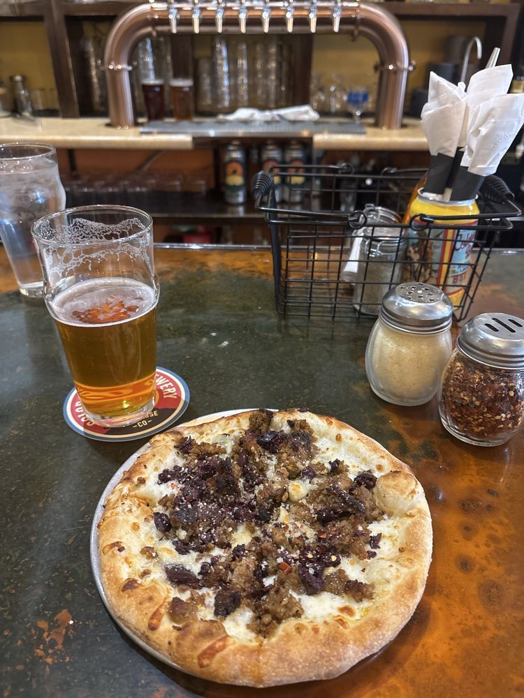 Colorado Boy Pub & Brewery Logo