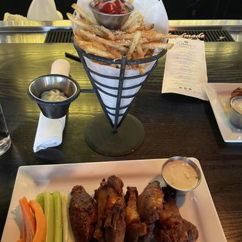 Summit Grill - Buffalo Wings and Fries - Bars Near Me - Kansas City, Missouri Summit Grill - Buffalo Wings and Fries - Bars Near Me - Kansas City, Missouri