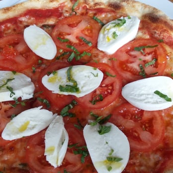Officina - Pizza tomatoes and mozzarella cheese - Italian Near Me - Essen, NW