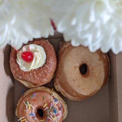 Montclair Bread Company - Tres leches,vanilla with sprinkles,maple bourbon