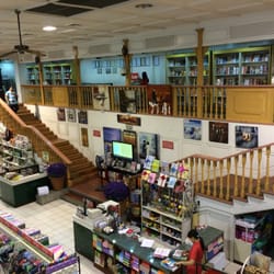 National Book Store - Place is pretty old (it's been there forever!) but it's still pretty cozy and has a great selection of books, compared to other NBS branches