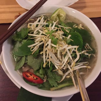 Saigon Quan - The first Vietnamese place in Munich to finally give you enough basil, mint, cilantro, long coriander, and bean sprouts! - Vietnamese Near Me - Munich, BY