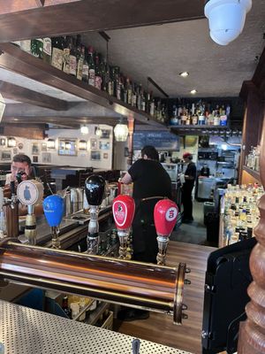 Pub Bishop & Bagg by null