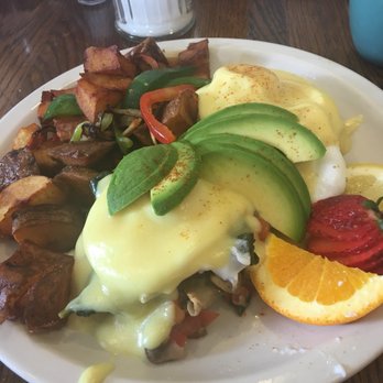 Donner Lake Kitchen - Eggs Benedict with house potatoes - Breakfast & Brunch Near Me - Truckee, California Donner Lake Kitchen - Eggs Benedict with house potatoes - Breakfast & Brunch Near Me - Truckee, California