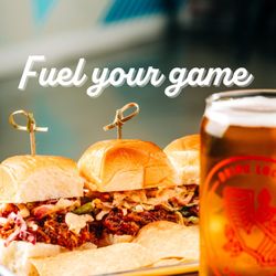Tipsy Putt - The pulled pork sliders making me hungry