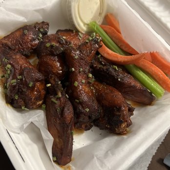 Vannucchi Brothers Pizza - Jumbo Seasoned Chicken Wings - Italian Near Me - Hollywood, Florida Vannucchi Brothers Pizza - Jumbo Seasoned Chicken Wings - Italian Near Me - Hollywood, Florida