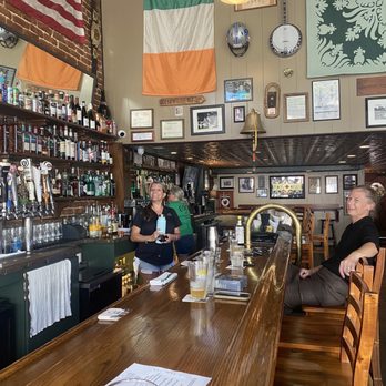 Black Shamrock Tavern - The bar - Irish Pub Near Me - Honolulu, Hawaii
