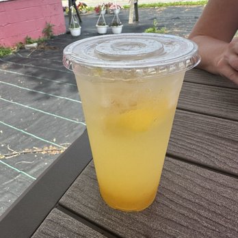 Bird Dogz - Pineapple lemonade - Food Trucks Near Me - Washington, Michigan