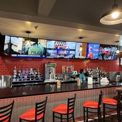 Fuzzy's Taco Shop - Bar area