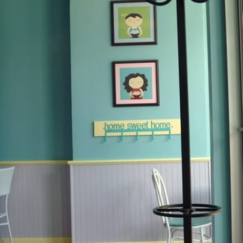 Sweet Mandy B's - super cute inside! - Bakeries Near Me - Chicago, Illinois Sweet Mandy B's - super cute inside! - Bakeries Near Me - Chicago, Illinois