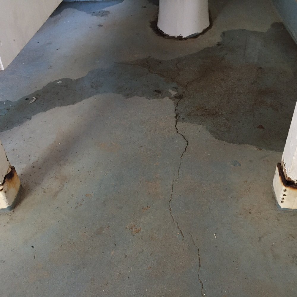 Turlock Lake State Recreation Area - Rusty, dirty bathroom stalls. - Lakes Near Me - La Grange, California