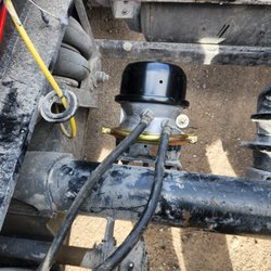 Mudhollow Tractor Trailer Mechanics - Locked up brakes