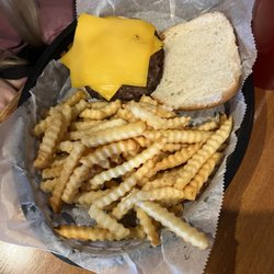 McKeen's Pub & Grill - Burger