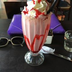 El Ciervo - Milkshake de frutilla. Yummy!
