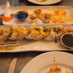 Liberty Kitchen & Oysterette - Lobster dynamite roll