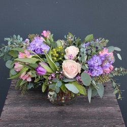 Down to Earth Flowers - The Meadowbrook floral arrangement available on www.snoqualmieflowers.com