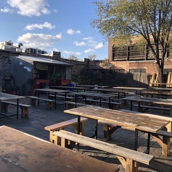 Roberta's - unoccupied in 40 deg weather - Pizza Near Me - Brooklyn, New York Roberta's - unoccupied in 40 deg weather - Pizza Near Me - Brooklyn, New York