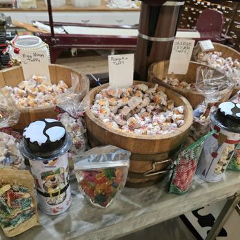 La King's Confectionery - Seasonal handmade saltwater taffy - Ice Cream & Frozen Yogurt Near Me - Galveston, Texas La King's Confectionery - Seasonal handmade saltwater taffy - Ice Cream & Frozen Yogurt Near Me - Galveston, Texas