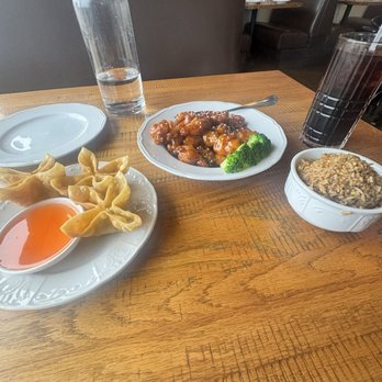 Fortune House Chinese Cuisine - Sesame Chicken 芝麻鸡 - Shanghainese Near Me - Irving, Texas