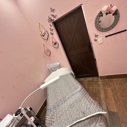 Pink Pearl Nails Spa - Waxing Room Looking Out