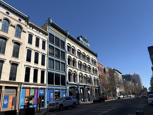 Kentucky Science Center by null