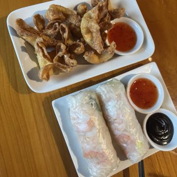 Momo Mee - Cheese momo and shrimp spring rolls - Pan Asian Near Me - Milwaukee, Wisconsin