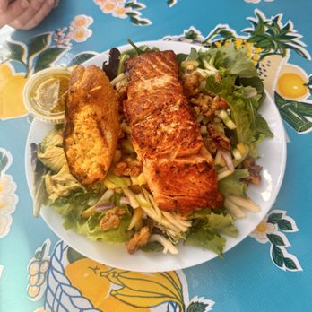 FoodHeads - Salad with Salmon - Sandwiches Near Me - Austin, Texas FoodHeads - Salad with Salmon - Sandwiches Near Me - Austin, Texas