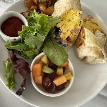 Beech - Breakfast burrito - American Near Me - Jamestown, Rhode Island Beech - Breakfast burrito - American Near Me - Jamestown, Rhode Island