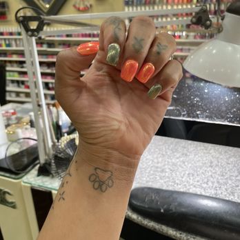 Amy's Nails - Nail Salons Near Me - Des Plaines, Illinois