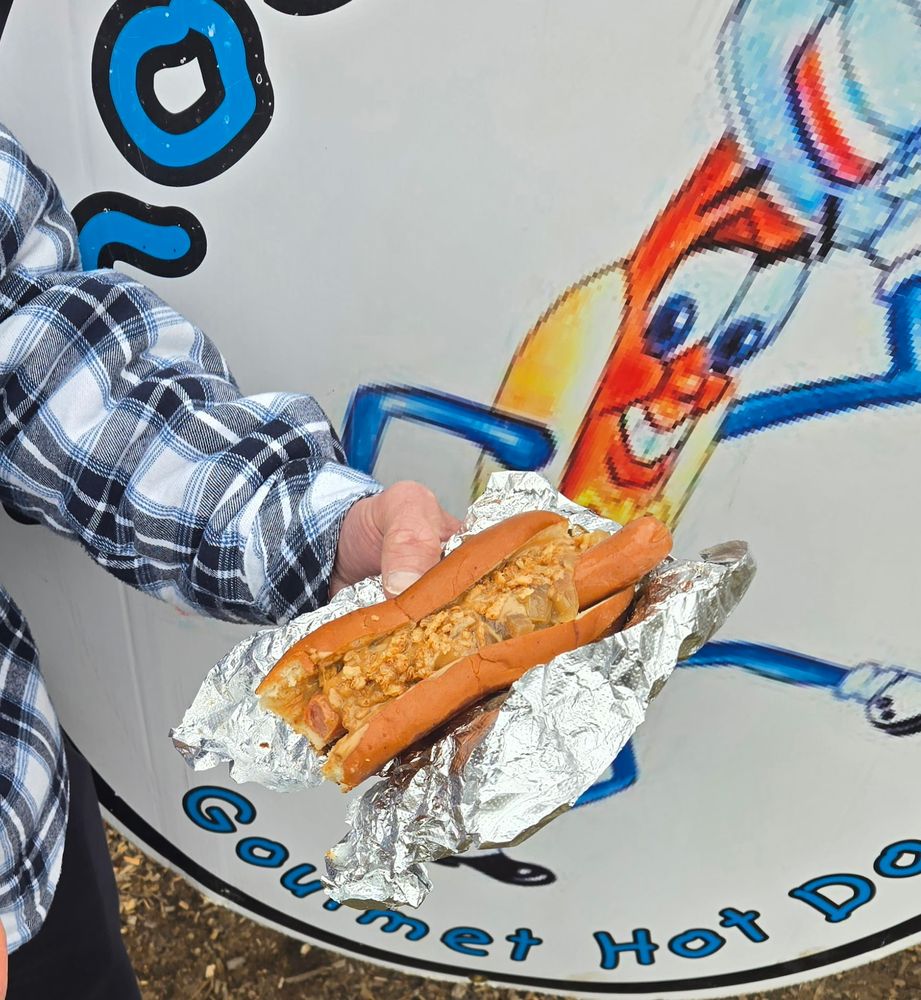 Whoop Dee Do Hot Dogs Logo