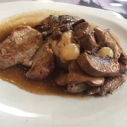 Vinnela - Solomillo ibérico con salsa Bourginyon