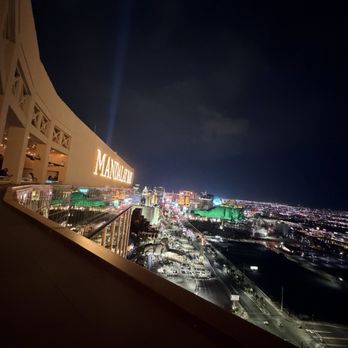 Vinyl Room - Beautiful views - Lounges Near Me - Las Vegas, Nevada Vinyl Room - Beautiful views - Lounges Near Me - Las Vegas, Nevada