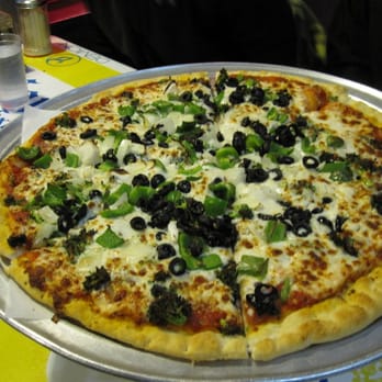 Davanza's - Vegetarian (Large: $19.50) - Mushrooms, onions, bell peppers, broccoli, black olives - Pizza Near Me - Park City, Utah Davanza's - Vegetarian (Large: $19.50) - Mushrooms, onions, bell peppers, broccoli, black olives - Pizza Near Me - Park City, Utah
