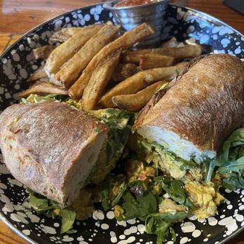 Elizabeths Farmhouse - Curry chicken salad - Beer Bar Near Me - Putnam, Connecticut Elizabeths Farmhouse - Curry chicken salad - Beer Bar Near Me - Putnam, Connecticut