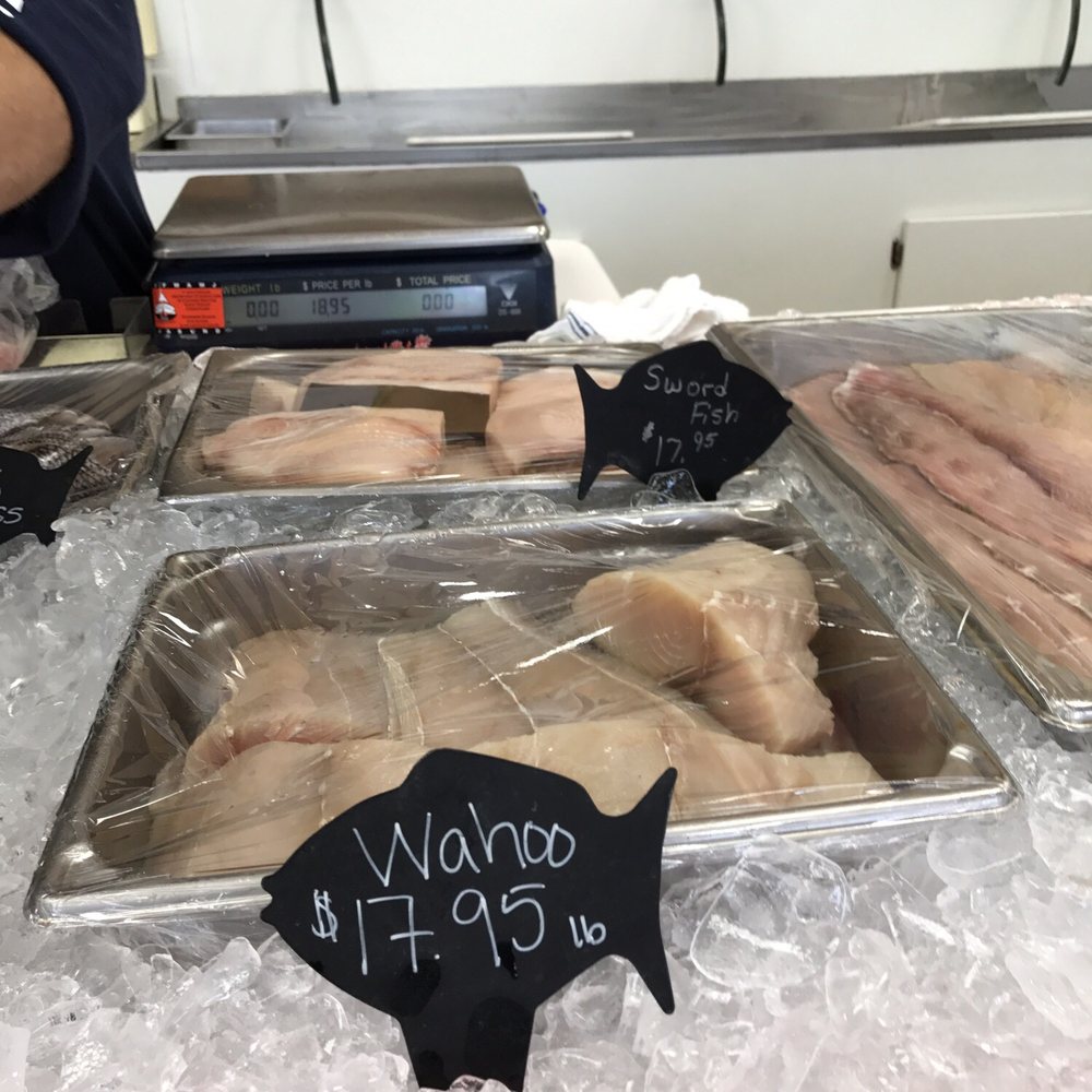 Capn'willis Seafood Market - Seafood Markets Near Me - Emerald Isle, North Carolina