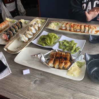 Sushi Momoyama - Sushi rolls (bottom one is a lion king roll) and edamame - Sushi Bars Near Me - Concord, California Sushi Momoyama - Sushi rolls (bottom one is a lion king roll) and edamame - Sushi Bars Near Me - Concord, California