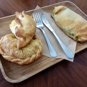 Dulce de Leche - Ruzafa - Chicken and Pepper, Spinach and Cheese, Ham and Egg Empanada @endoedibles on Instagram for more - Argentine Near Me - Valencia, V