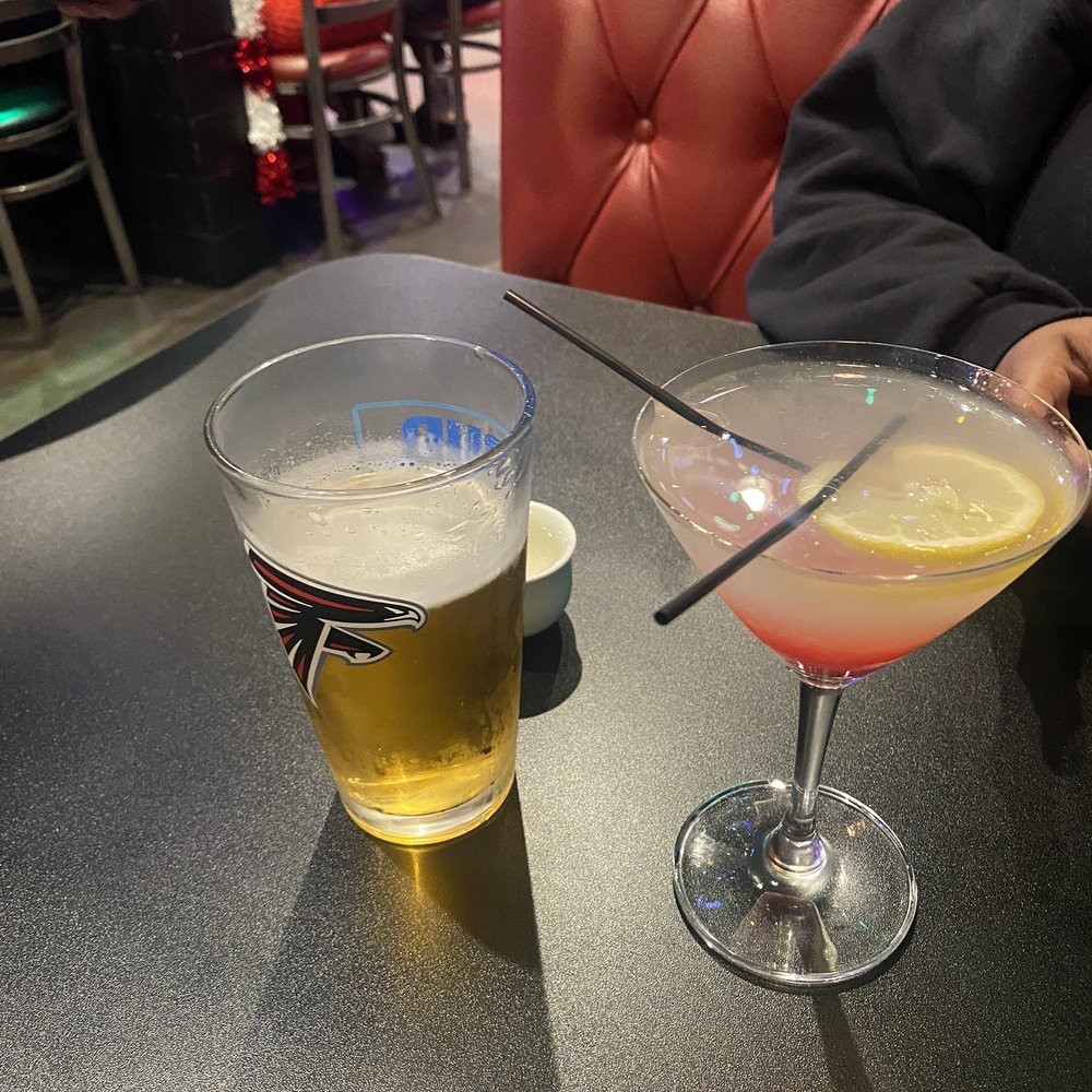 Strawberry lemon drop ; sake Strawberry lemon drop ; sake