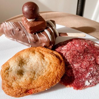 The Bubbly Tart - Cheesecake pop, oreo cheescake stuffed red velvet cookie, peanut butter m&m cookie - Desserts Near Me - Omaha, Nebraska The Bubbly Tart - Cheesecake pop, oreo cheescake stuffed red velvet cookie, peanut butter m&m cookie - Desserts Near Me - Omaha, Nebraska