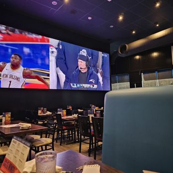Dave & Buster's Ala Moana - Arcades Near Me - Honolulu, Hawaii