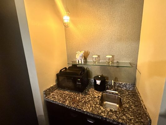 ACME Hotel Company by null