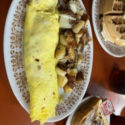 Andy's Diner - Sausage and Cheese (Feta) Omelet with Potatoes and Raisin Toast