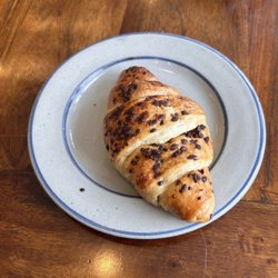 Cafe Nomad - Chocolate croissant