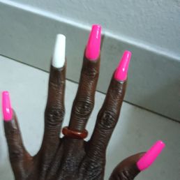 These are supposed to be coffin shaped, and these look like press on nails! These are supposed to be coffin shaped, and these look like press on nails!