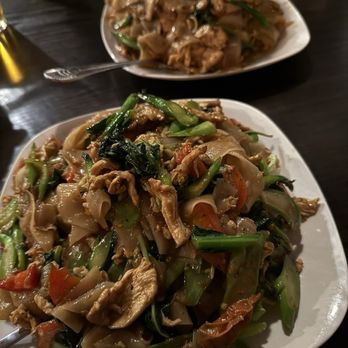 Vim Thai Restaurant - Closest one is Pad Kee Mao added Chinese's broccoli and the across is Pad See Ew - Thai Near Me - Medford, Oregon Vim Thai Restaurant - Closest one is Pad Kee Mao added Chinese's broccoli and the across is Pad See Ew - Thai Near Me - Medford, Oregon