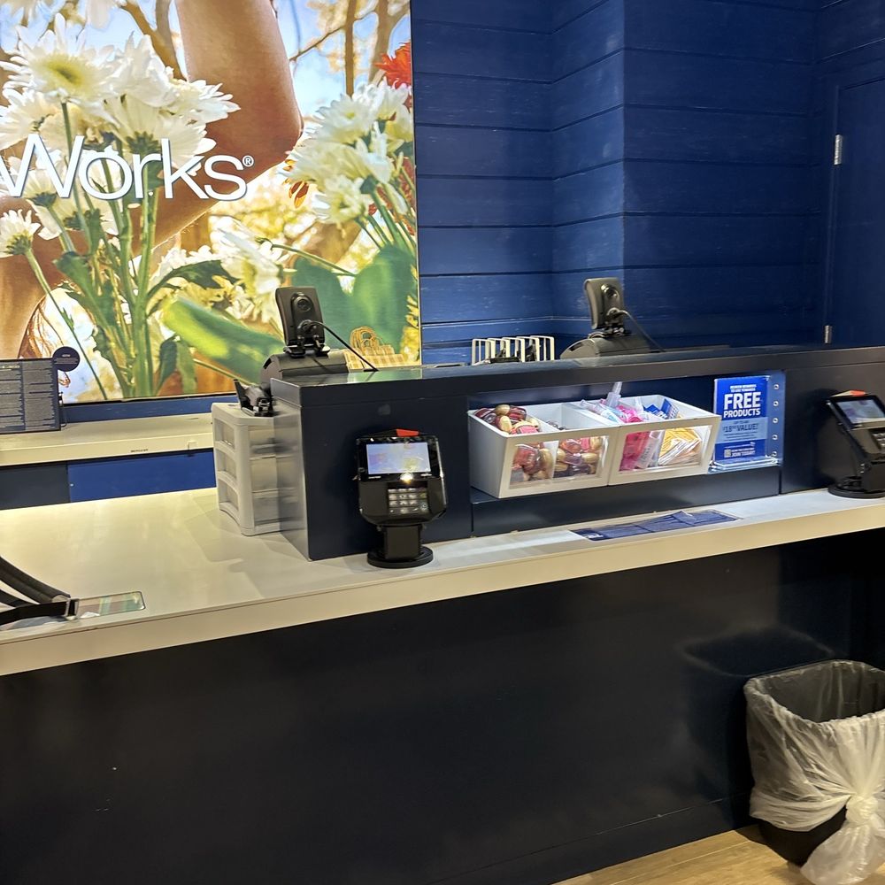 Bath & Body Works - Cosmetics & Beauty Supply Near Me - Macon, Georgia