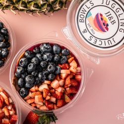 Juggling Juices and Bowls - Beach Please smoothie bowl