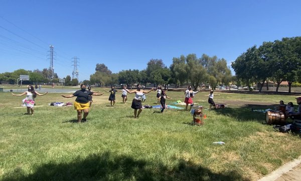 Outdoor Lokahi 360 - Outdoor Lokahi 360

All ages All Levels 

Conditioning & Drilling 

Basic and Intermediate Moves 

Live Drumming for Tahitian Portion