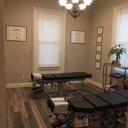 Cinque Chiropractic - Adjustment Room