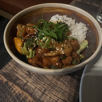 Modita - Tangerine Chicken - Sushi Bars Near Me - Indianapolis, Indiana